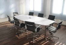 Video: psykologi Helena Service ja Sinnu Savola keskustelevat psykiatrian Käypä hoito-järjestelmän uudistamisen tarpeesta